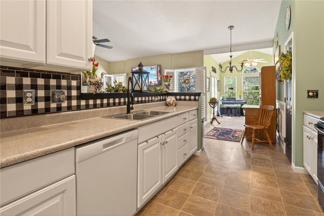 1508 Coral Drive, Farmington, NY 14425