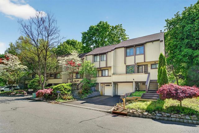 11 Rockledge Drive, Suffern, NY 10901