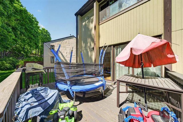11 Rockledge Drive, Suffern, NY 10901