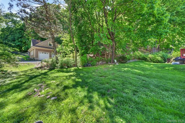 11 Rockledge Drive, Suffern, NY 10901