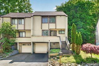11 Rockledge Drive, Suffern, NY 10901