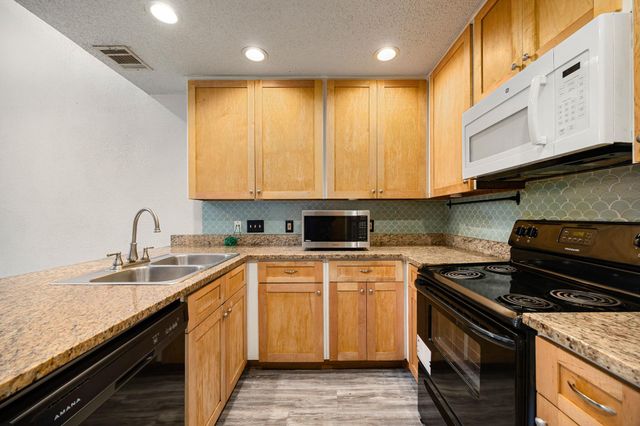 1748 Ohlen RD 42, Austin, TX 78757