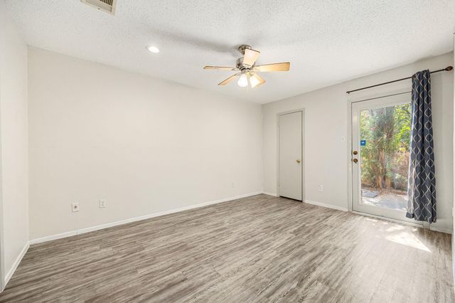 1748 Ohlen RD 42, Austin, TX 78757