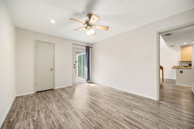 1748 Ohlen RD 42, Austin, TX 78757