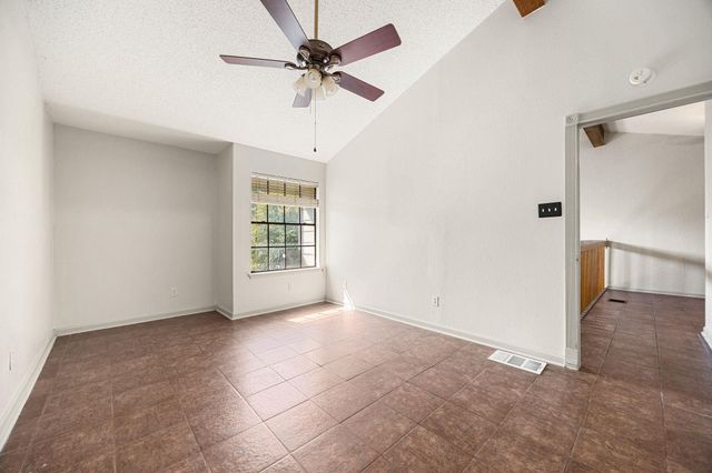 1748 Ohlen RD 42, Austin, TX 78757