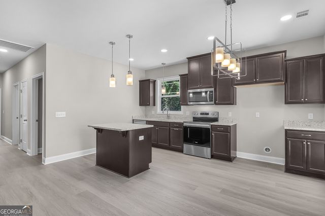 2235 Alaska Street, Savannah, GA 31404
