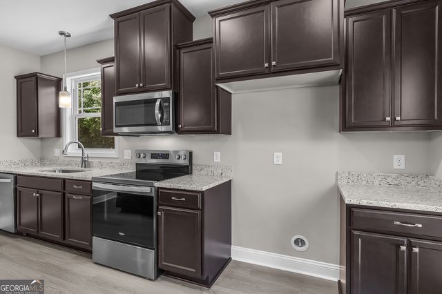2235 Alaska Street, Savannah, GA 31404