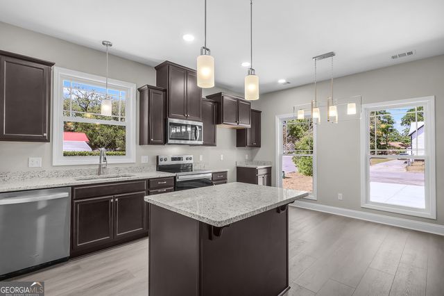 2235 Alaska Street, Savannah, GA 31404