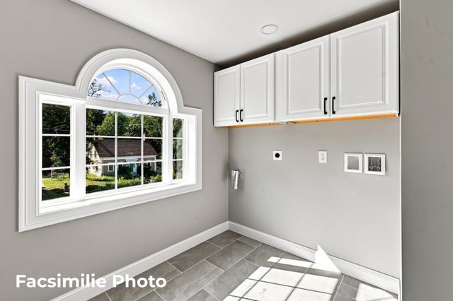 14 Lovell Road, Stratham, NH 03885