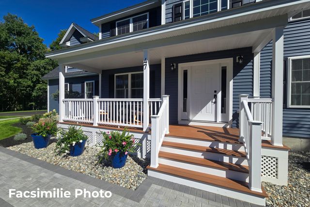 14 Lovell Road, Stratham, NH 03885