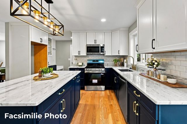 14 Lovell Road, Stratham, NH 03885