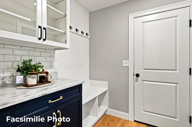 14 Lovell Road, Stratham, NH 03885