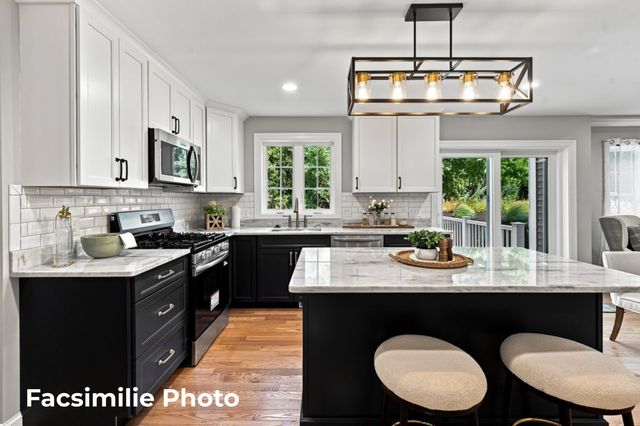 14 Lovell Road, Stratham, NH 03885