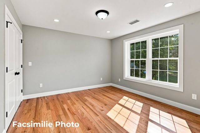14 Lovell Road, Stratham, NH 03885