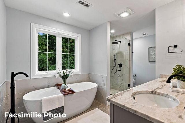 14 Lovell Road, Stratham, NH 03885