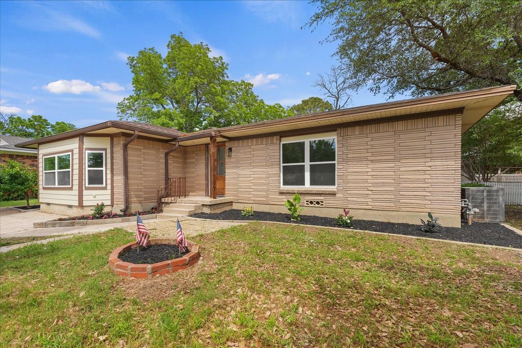 2002 Shawnee Street, Denton, TX 76209