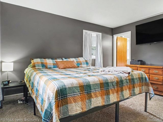 5430 River Ridge Drive, Flushing Charter Township, MI 48433