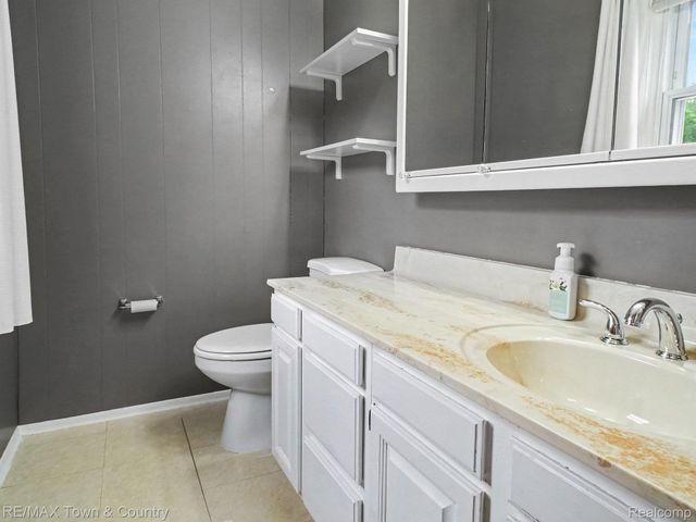5430 River Ridge Drive, Flushing Charter Township, MI 48433