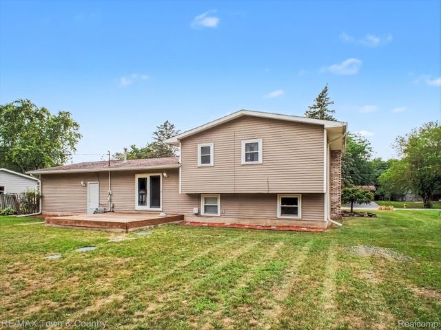 5430 River Ridge Drive, Flushing Charter Township, MI 48433
