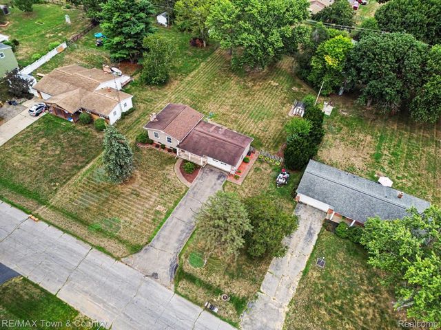 5430 River Ridge Drive, Flushing Charter Township, MI 48433