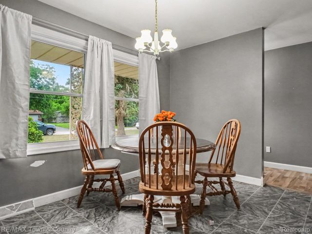 5430 River Ridge Drive, Flushing Charter Township, MI 48433