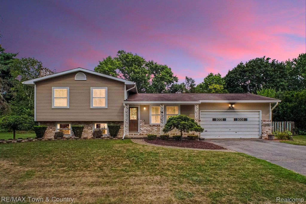 5430 River Ridge Drive, Flushing Charter Township, MI 48433