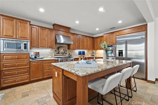28 Drackert Lane, Ladera Ranch, CA 92694