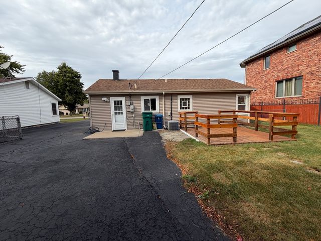 6449 W 84th Street, Burbank, IL 60459