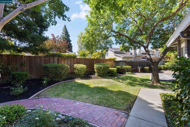 109 Blossom Ct, Danville, CA 94506