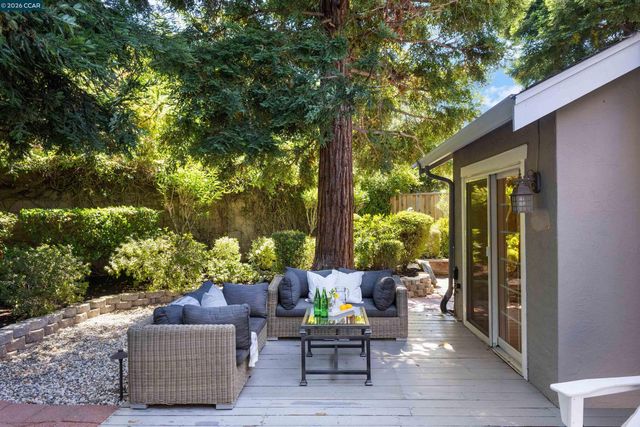 109 Blossom Ct, Danville, CA 94506