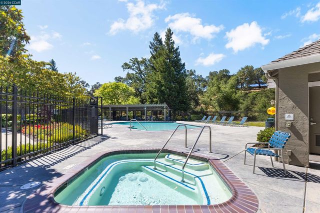 109 Blossom Ct, Danville, CA 94506