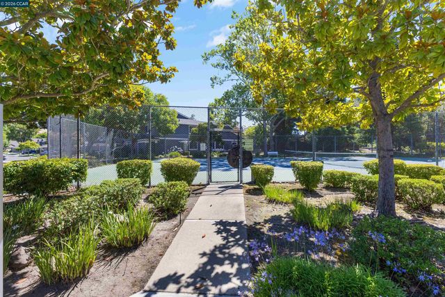 109 Blossom Ct, Danville, CA 94506