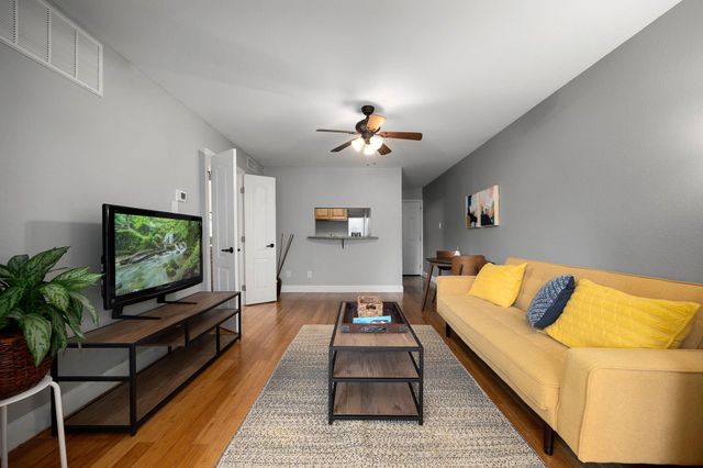 1700 Nueces ST 203, Austin, TX 78701