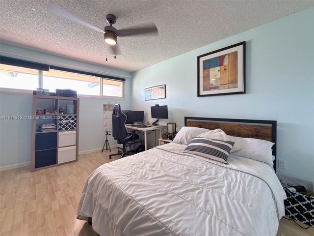 13415 SW 12th Ter, Miami, FL 33184