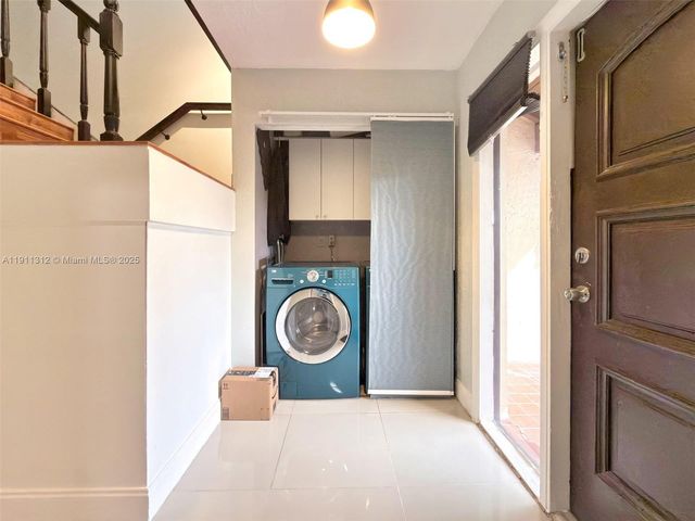 13415 SW 12th Ter, Miami, FL 33184