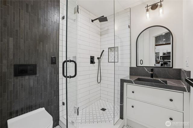 18725 NE 128th Way, Redmond, WA 98052