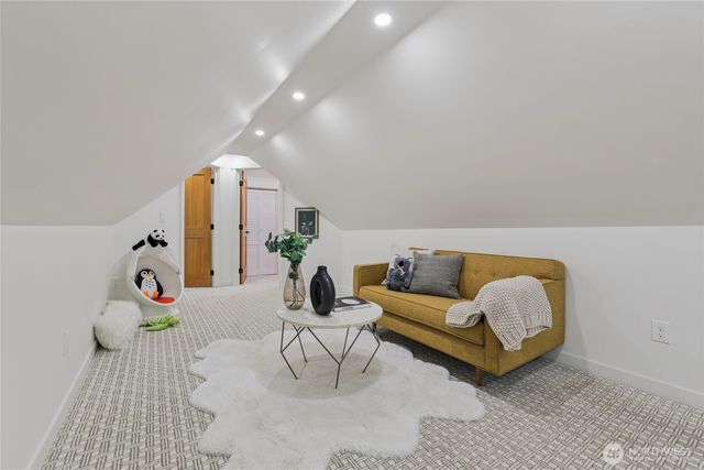 18725 NE 128th Way, Redmond, WA 98052