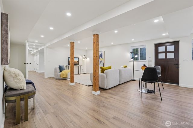 18725 NE 128th Way, Redmond, WA 98052