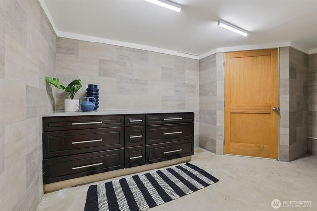 18725 NE 128th Way, Redmond, WA 98052