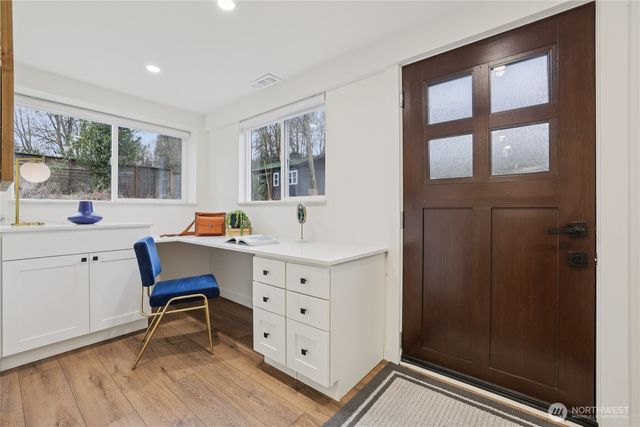 18725 NE 128th Way, Redmond, WA 98052