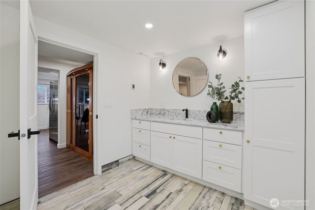 18725 NE 128th Way, Redmond, WA 98052