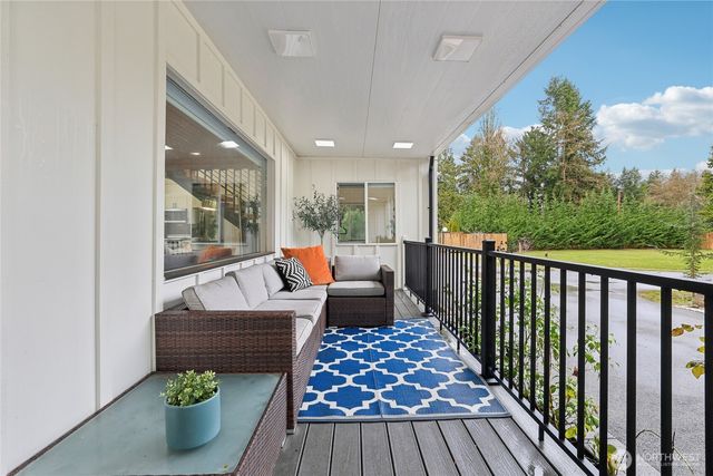 18725 NE 128th Way, Redmond, WA 98052