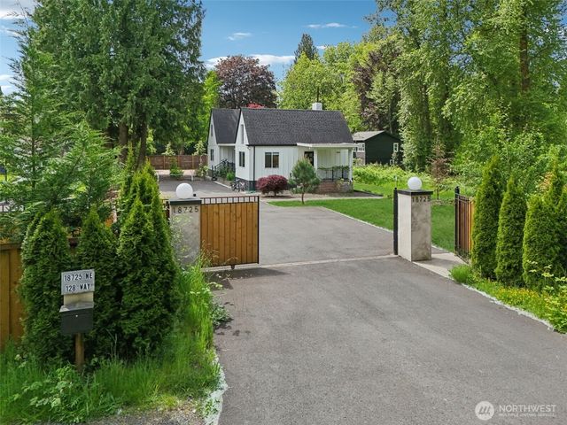 18725 NE 128th Way, Redmond, WA 98052