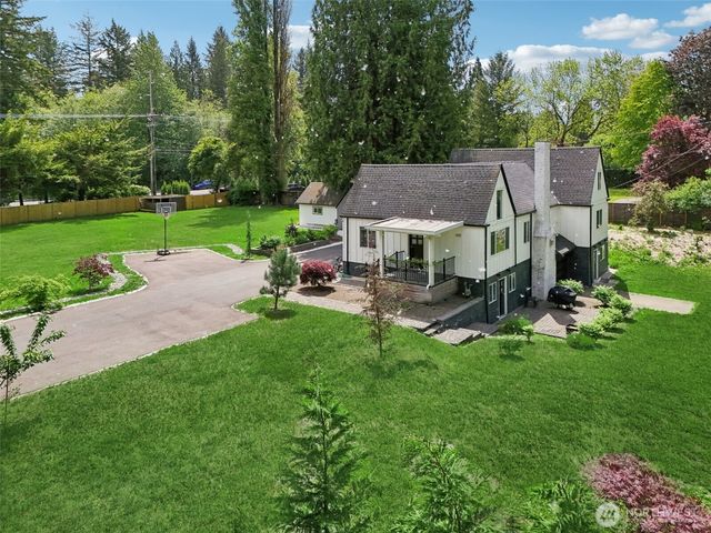 18725 NE 128th Way, Redmond, WA 98052