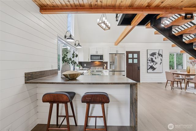 18725 NE 128th Way, Redmond, WA 98052