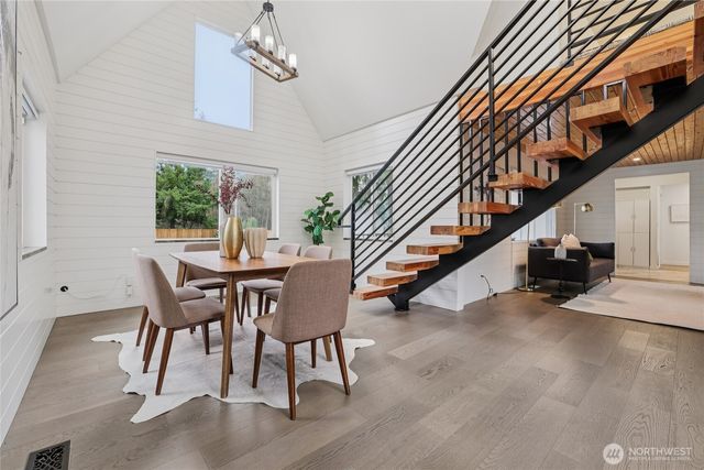 18725 NE 128th Way, Redmond, WA 98052