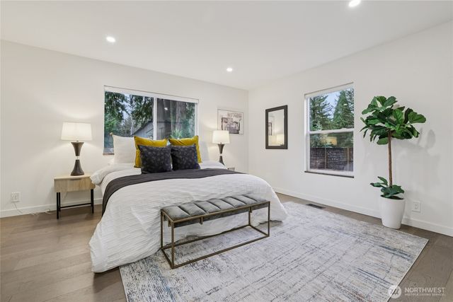 18725 NE 128th Way, Redmond, WA 98052