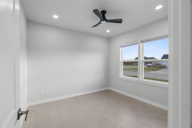 548 Highview Court, Godley, TX 76044