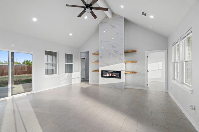 548 Highview Court, Godley, TX 76044