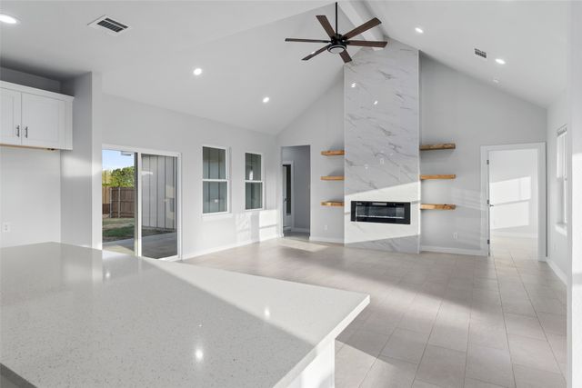 548 Highview Court, Godley, TX 76044